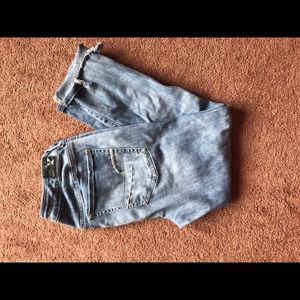 American Eagle Super Stretch distress cropped jean